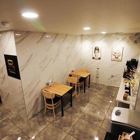 Bronze Hotel Чангуон Екстериор снимка
