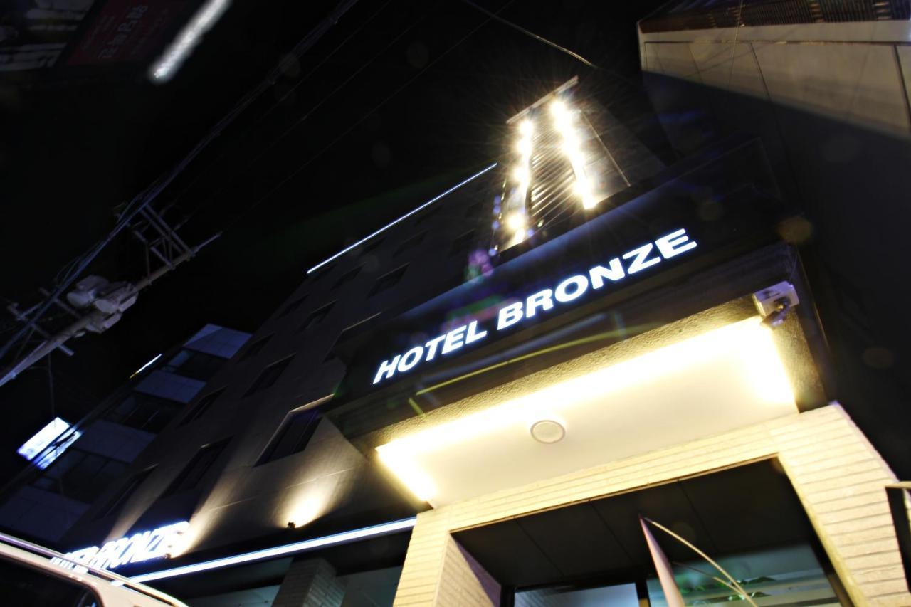 Bronze Hotel Чангуон Екстериор снимка
